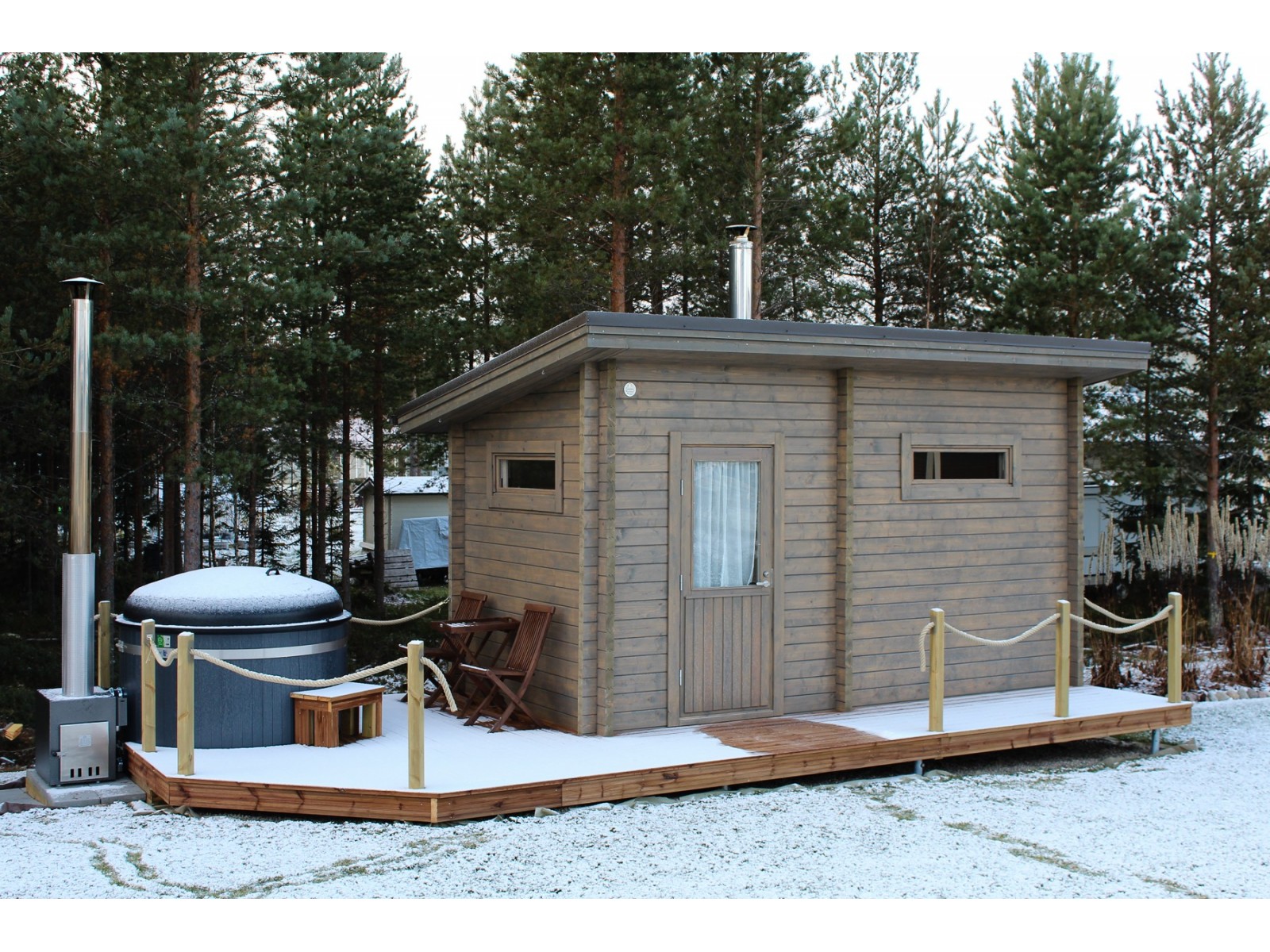 Sauna Jaala - Valokuva etuvasemmalta talvikuva
