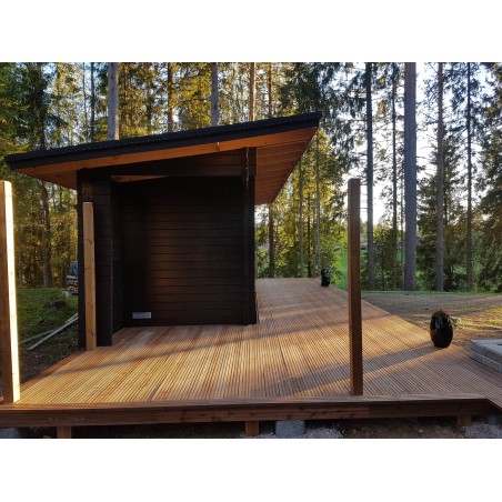 Sauna Pisara - rakennus grillikatoksen päädystä