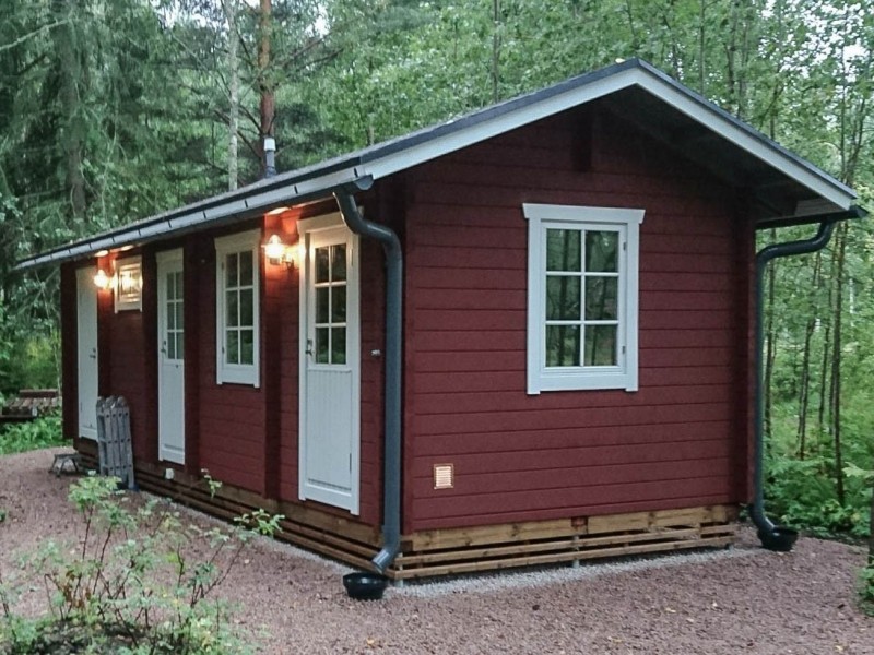Piharakennus Marjantupa - Valokuva etuoikealta Piharakennus Marjantupa - Valokuva etuoikealta
