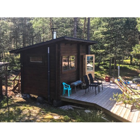 Sauna Loimu, toimitusvalmis hirsikehikko 70x145 - Asiakkaan pystyttämä versio hieman isommalla etuikkunalla