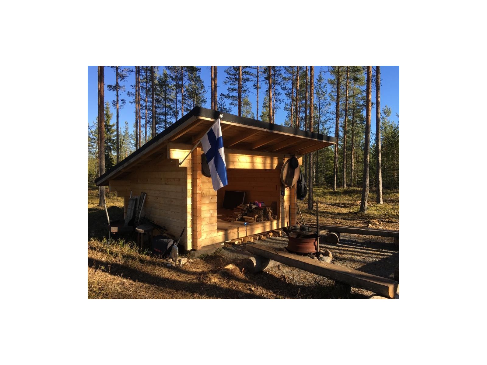 Hirsikehikko, Laavu Loiste, 92 mm, II-Laatu - Asiakkaan pystyttämä malli 92 mm hirsivahvuudella