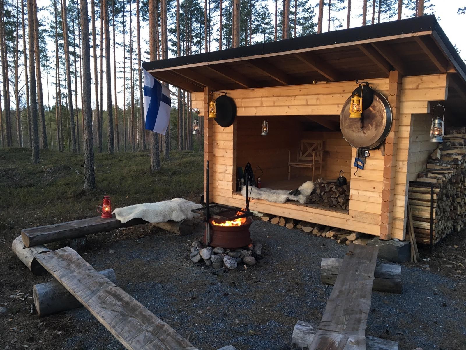 Hirsikehikko, Laavu Loiste, 92 mm, II-Laatu - Asiakkaan pystyttämä malli 92 mm hirsivahvuudella